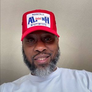 Meet your Posher, Carlos